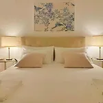 Elicriso Suites Yenne